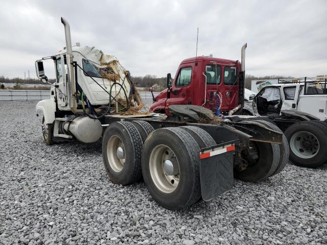 1M1AN07Y6CM009137 - 2012 MACK 600 CHU600 WHITE photo 3