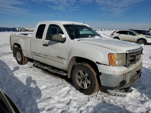 1GTEK19C28Z292325 - 2008 GMC SIERRA K1500 WHITE photo 4