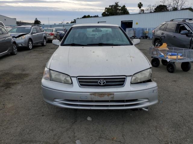 4T1BG22K7YU000303 - 2000 TOYOTA CAMRY CE SILVER photo 5