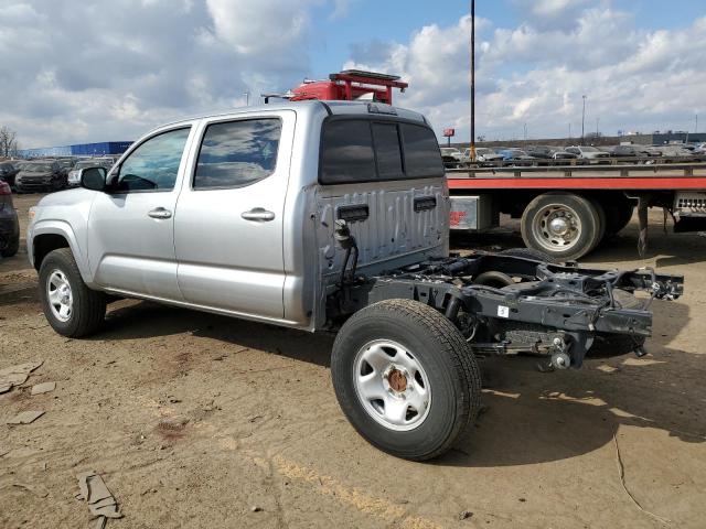 3TMCZ5AN4NM493633 - 2022 TOYOTA TACOMA DOUBLE CAB SILVER photo 2