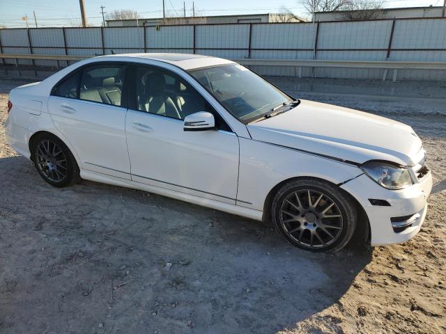 WDDGF4HB7DR294899 - 2013 MERCEDES-BENZ C 250 WHITE photo 4