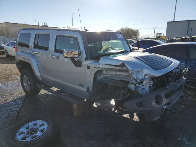 5GTMNJEE2A8140401 - 2010 HUMMER H3 LUXURY SILVER photo 4