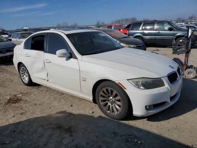 WBAPK735X9A457105 - 2009 BMW 328 XI WHITE photo 4