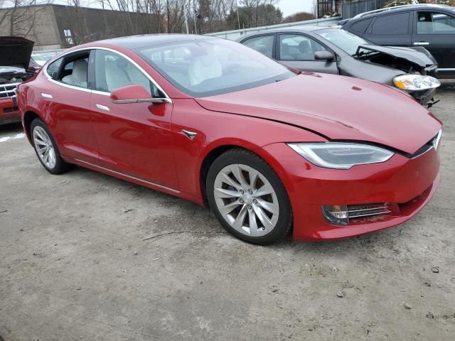 5YJSA1E22JF275202 - 2018 TESLA MODEL S RED photo 4