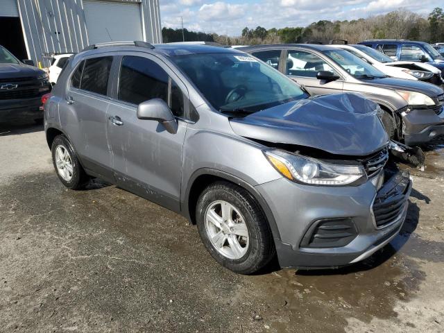 3GNCJLSB2LL281243 - 2020 CHEVROLET TRAX 1LT GRAY photo 4