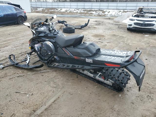 2BPSUWHJ0HV000165 - 2017 SKI DOO RENEGADE BLACK photo 3