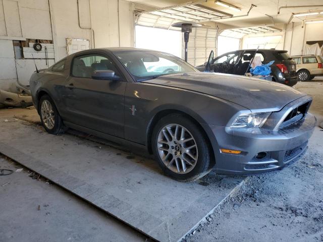 1ZVBP8AM7D5231696 - 2013 FORD MUSTANG GRAY photo 4