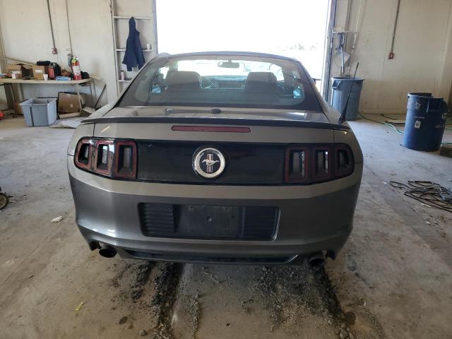 1ZVBP8AM7D5231696 - 2013 FORD MUSTANG GRAY photo 6