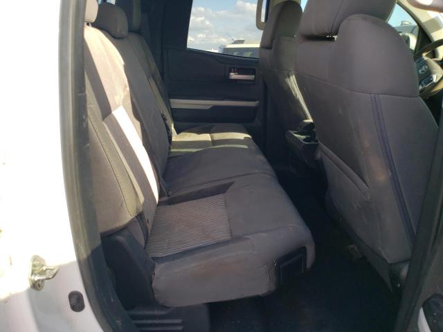 5TFRM5F17EX080968 - 2014 TOYOTA TUNDRA DOUBLE CAB SR/SR5 WHITE photo 10