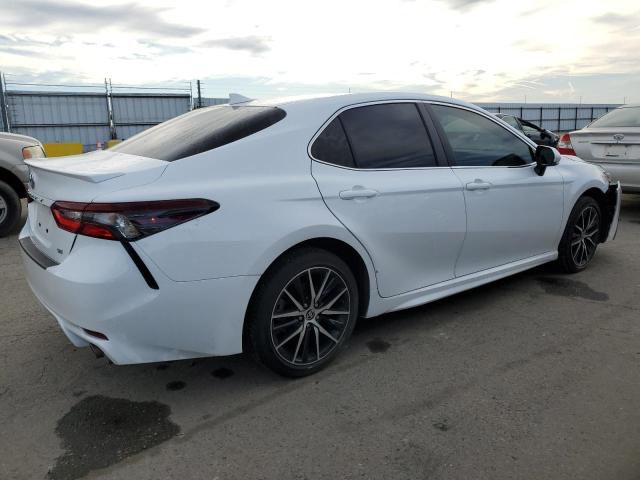 4T1G11AK5PU100188 - 2023 TOYOTA CAMRY SE NIGHT SHADE WHITE photo 3