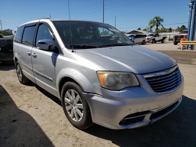 2C4RC1CG2CR124584 - 2012 CHRYSLER TOWN & COU TOURING L GRAY photo 4