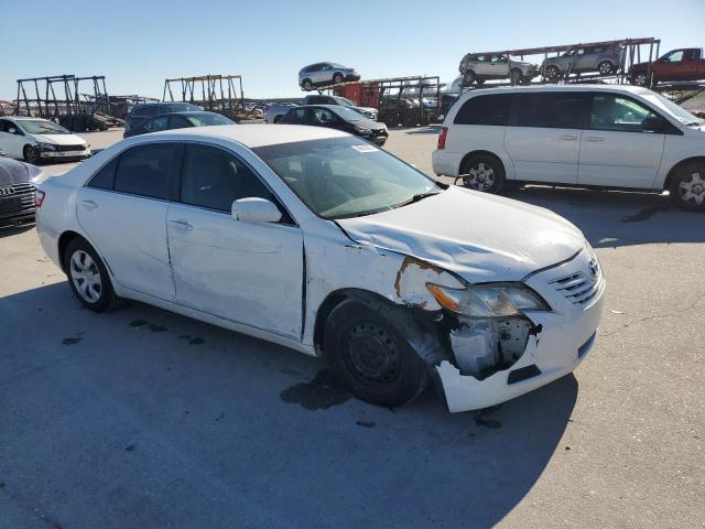 JTNBE46K973057960 - 2007 TOYOTA CAMRY CE WHITE photo 4