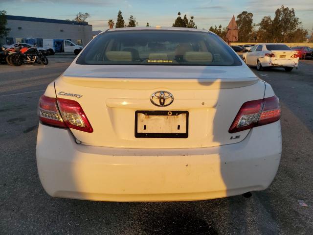 4T1BF3EKXBU756591 - 2011 TOYOTA CAMRY BASE WHITE photo 6