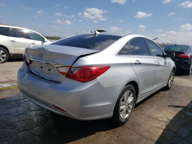 5NPEB4AC4BH101631 - 2011 HYUNDAI SONATA GLS SILVER photo 4