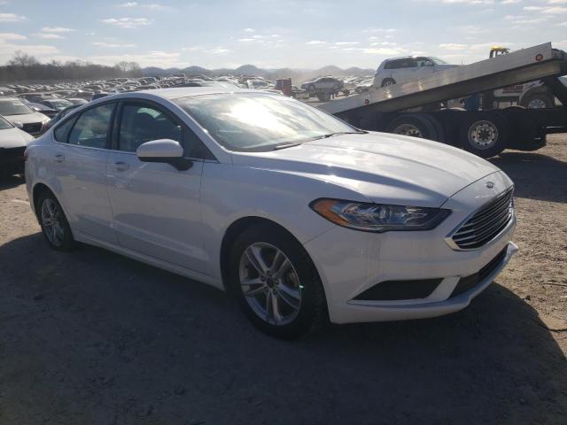 3FA6P0H79JR159565 - 2018 FORD FUSION SE WHITE photo 4