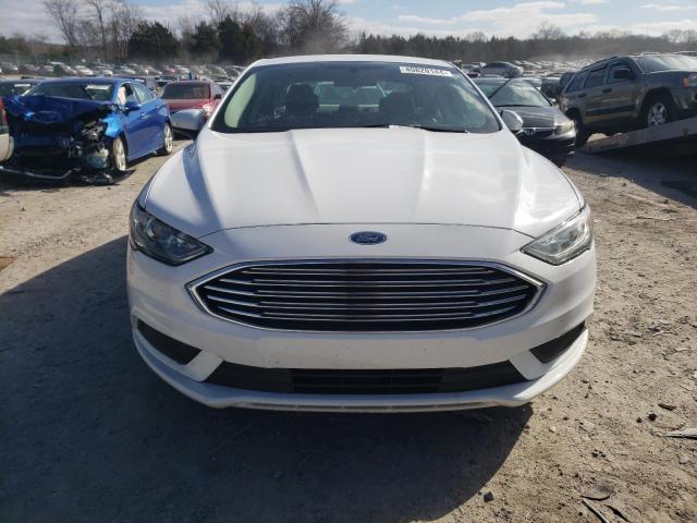 3FA6P0H79JR159565 - 2018 FORD FUSION SE WHITE photo 5