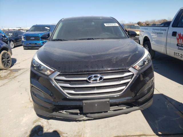 KM8J23A47HU336195 - 2017 HYUNDAI TUCSON SE BLACK photo 5