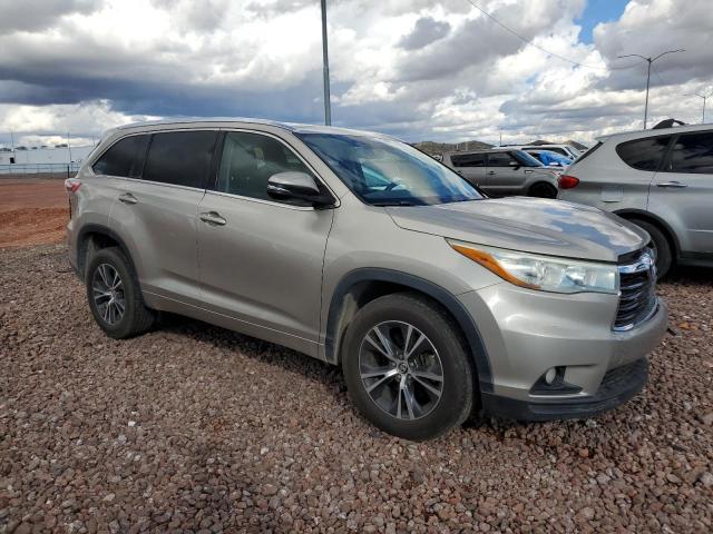 5TDKKRFH4GS153203 - 2016 TOYOTA HIGHLANDER XLE BEIGE photo 4