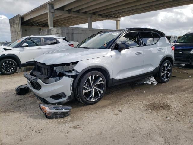 YV4162UM5M2417925 - 2021 VOLVO XC40 T5 R-DESIGN WHITE photo 1