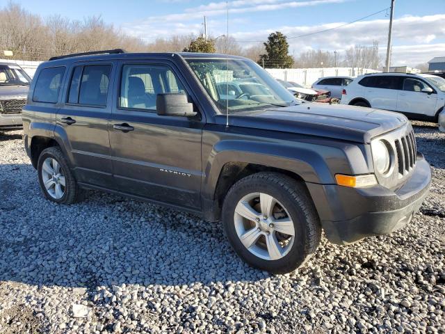 1C4NJPFA4HD117256 - 2017 JEEP PATRIOT LATITUDE CHARCOAL photo 4