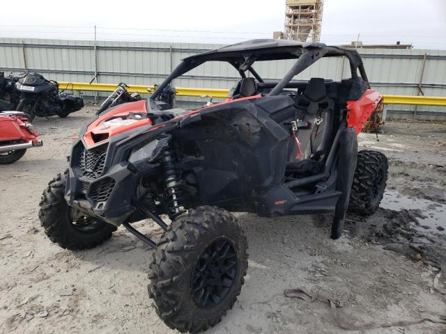 3JBVGA246JK000699 - 2018 CAN-AM MAVERICK X 900 HO RED photo 2