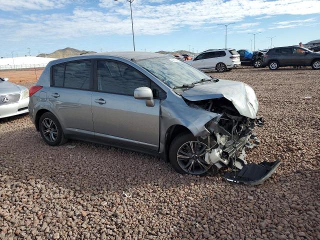 3N1BC13E69L467648 - 2009 NISSAN VERSA S SILVER photo 4