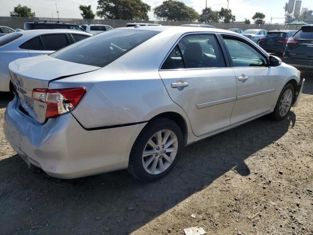 4T1BK1FK6DU531666 - 2013 TOYOTA CAMRY SE SILVER photo 3