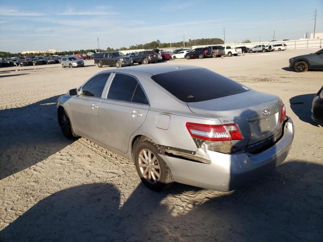 4T1BF3EK8BU758839 - 2011 TOYOTA CAMRY BASE SILVER photo 2