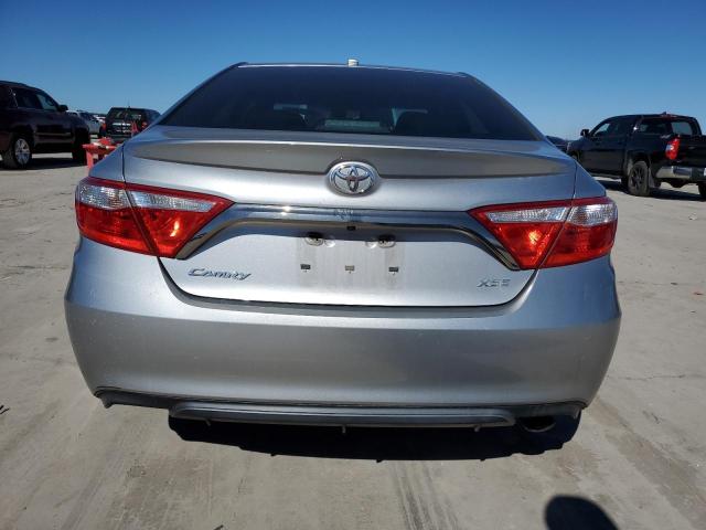 4T1BF1FKXFU482513 - 2015 TOYOTA CAMRY LE SILVER photo 6