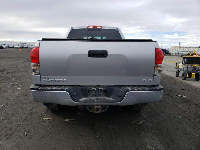 5TFBT54158X011871 - 2008 TOYOTA TUNDRA DOUBLE CAB SILVER photo 6