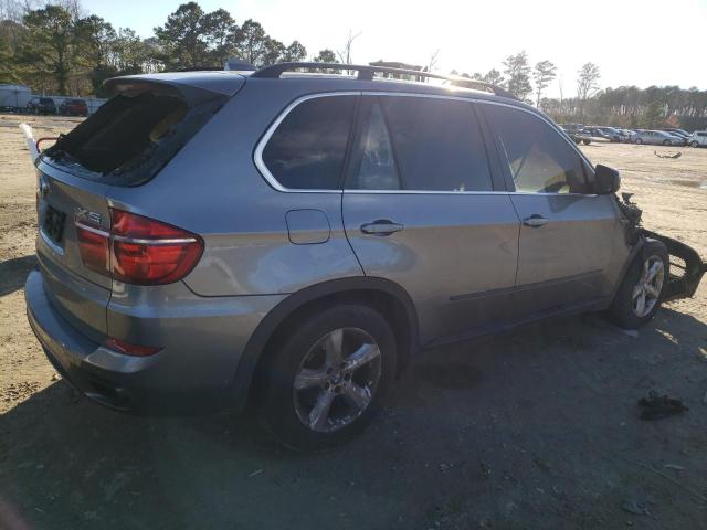 5UXZV8C52BL420289 - 2011 BMW X5 XDRIVE50I GRAY photo 3