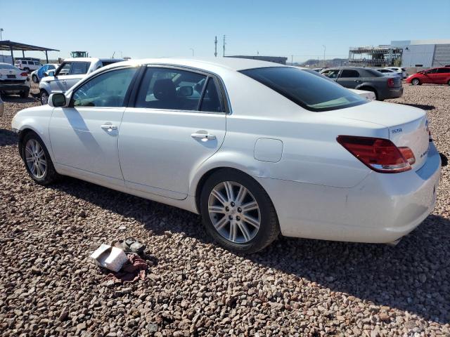 4T1BK36B85U001843 - 2005 TOYOTA AVALON XL WHITE photo 2