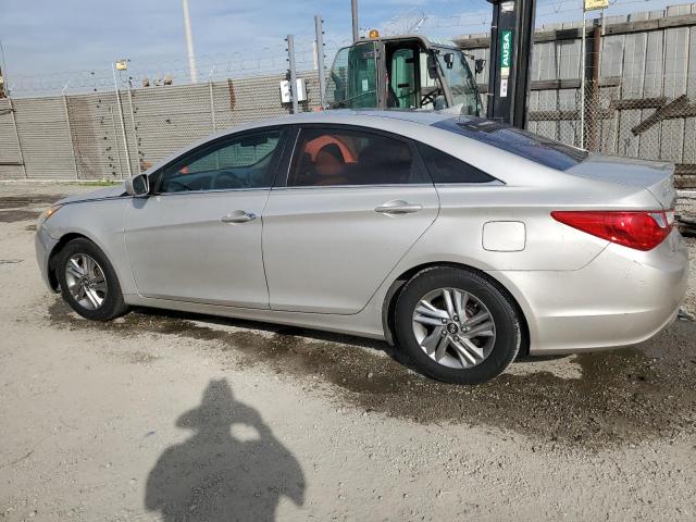 5NPEB4AC8BH240161 - 2011 HYUNDAI SONATA GLS SILVER photo 2