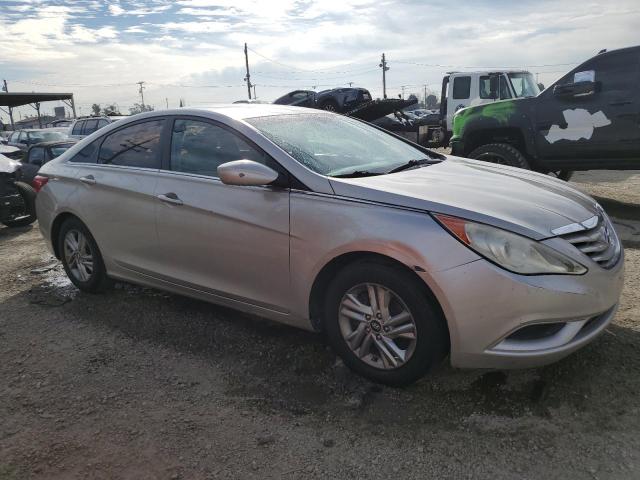 5NPEB4AC8BH240161 - 2011 HYUNDAI SONATA GLS SILVER photo 4