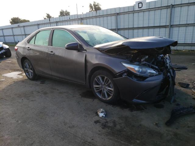 4T1BF1FK7FU938838 - 2015 TOYOTA CAMRY LE GRAY photo 4