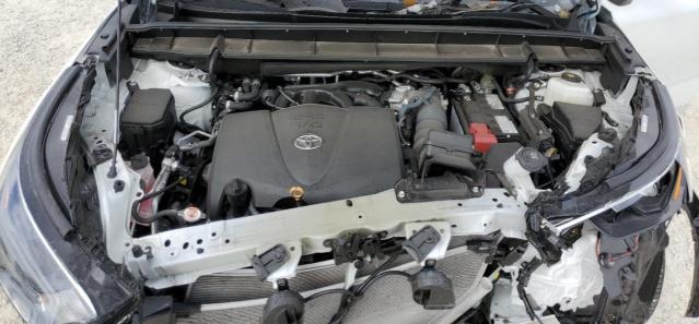 5TDGZRAH5NS094572 - 2022 TOYOTA HIGHLANDER XLE WHITE photo 11