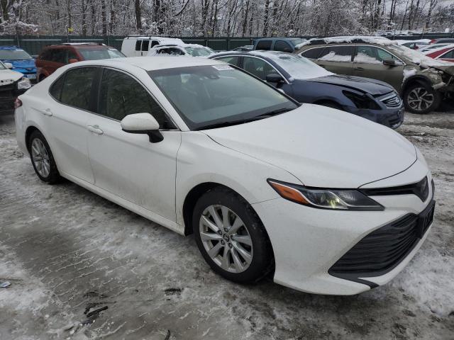 JTNB11HK5J3015770 - 2018 TOYOTA CAMRY L WHITE photo 4