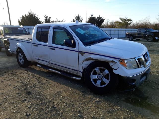 1N6AD0FV0AC426618 - 2010 NISSAN FRONTIER CREW CAB SE WHITE photo 4