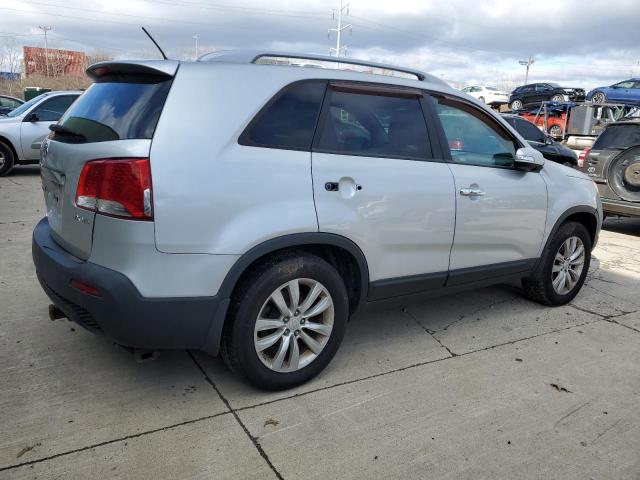 5XYKU4A23BG134003 - 2011 KIA SORENTO EX SILVER photo 3