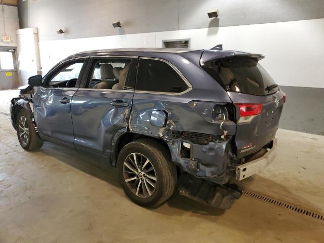 5TDJZRFHXJS496581 - 2018 TOYOTA HIGHLANDER SE BLUE photo 2