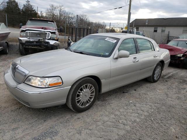 1LNHM82V36Y621480 - 2006 LINCOLN TOWN CAR SIGNATURE LIMITED TAN photo 1