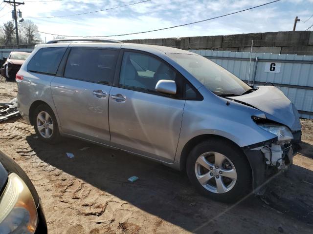 5TDKK3DC2ES457728 - 2014 TOYOTA SIENNA LE SILVER photo 4