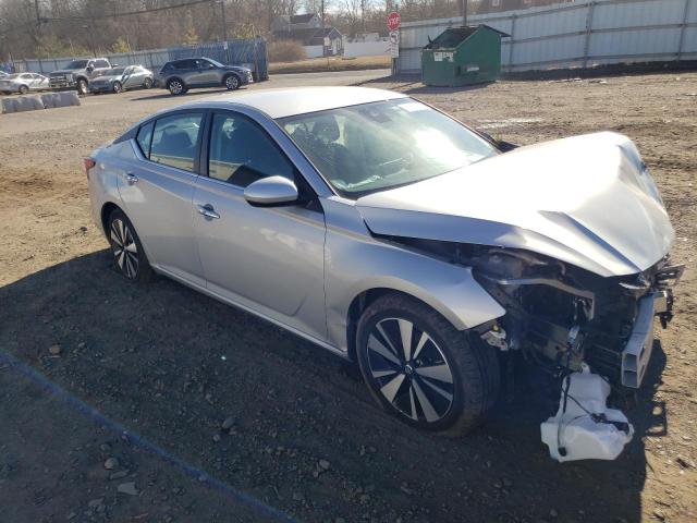 1N4BL4DV9NN317062 - 2022 NISSAN ALTIMA SV SILVER photo 4