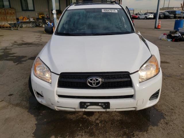 2T3ZF4DV8CW155933 - 2012 TOYOTA RAV4 WHITE photo 5