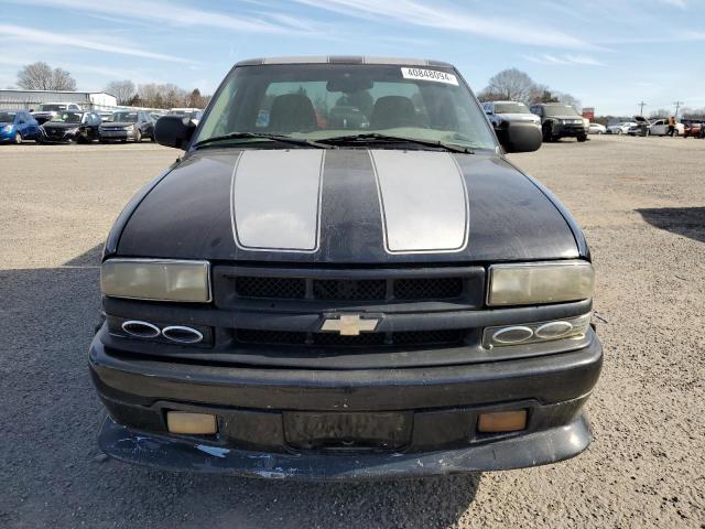 1GCCS195018204358 - 2001 CHEVROLET S TRUCK S10 BLACK photo 5