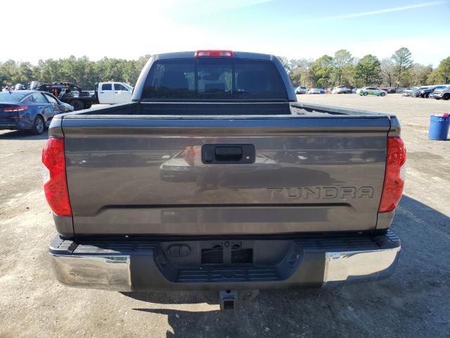 5TFRM5F18JX132330 - 2018 TOYOTA TUNDRA DOUBLE CAB SR/SR5 GRAY photo 6