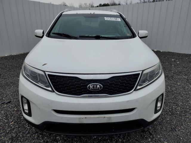 5XYKTDA7XFG610378 - 2015 KIA SORENTO LX WHITE photo 5