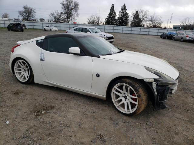 JN1AZ4EH7HM953862 - 2017 NISSAN 370Z BASE WHITE photo 4