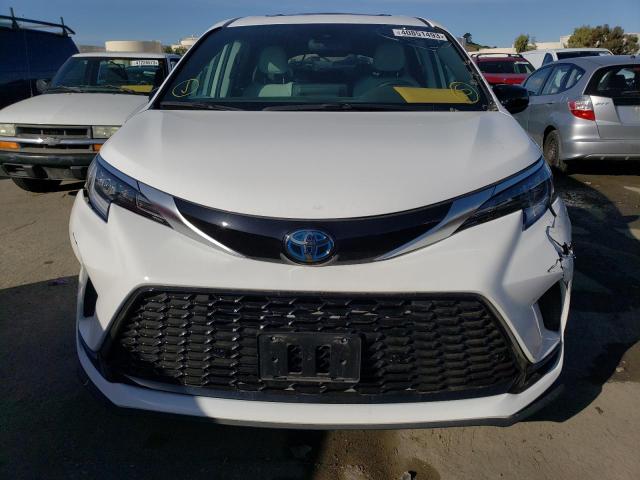 5TDDSKFC8MS016720 - 2021 TOYOTA SIENNA XSE WHITE photo 5