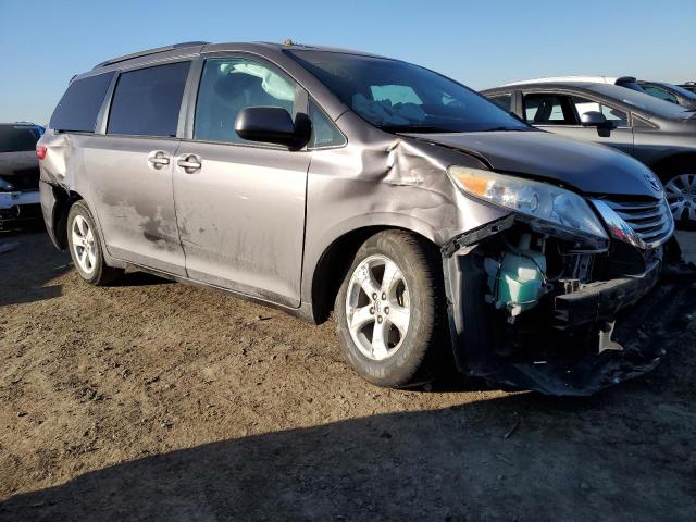 5TDKK3DC9FS680138 - 2015 TOYOTA SIENNA LE GRAY photo 4